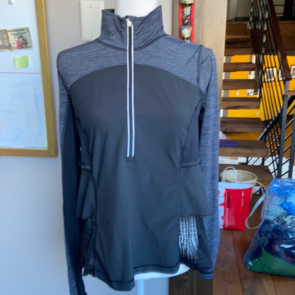 Lululemon black pull over